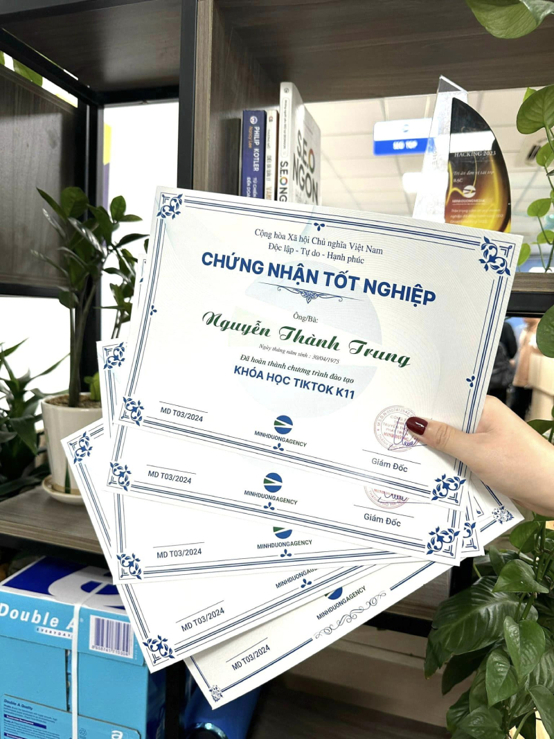 bế giảng facebook ads & tiktok marketing